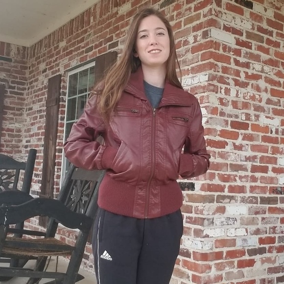 Meet your Posher, Cass - Picture 1 of 1